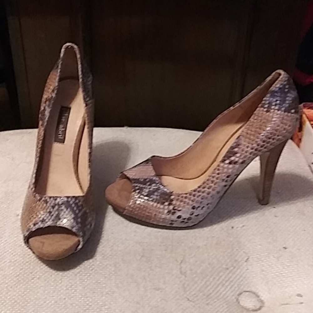 PILAR ABRIL BEIGE/BLUE SNAKESKIN OPEN TOE PUMP